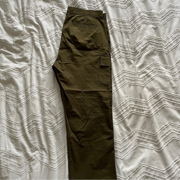 Banana Republic Cargo Pants - Picture 3 of 7